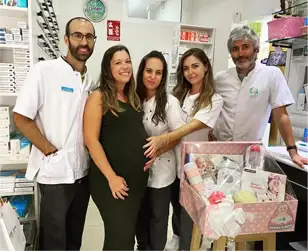 Servicio al cliente de Farmacia Hermes con atención personalizada